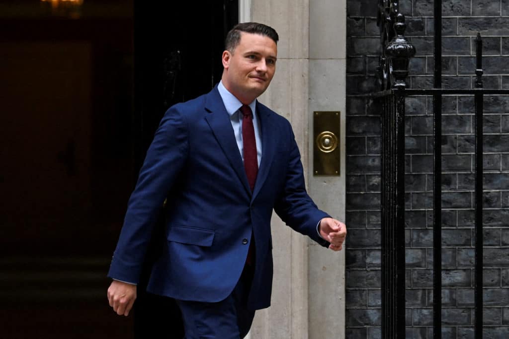 UK health secretary resigns, creating a potential power struggle with PM Keir Starmer
